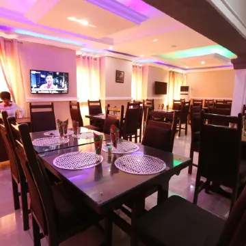 Iyore Grand Hotel and Suites