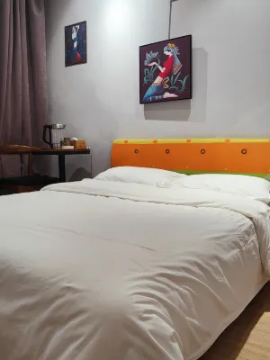 Green Apple Apartment