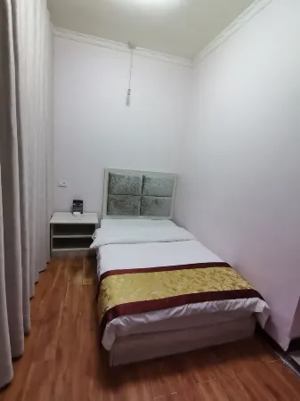 Luanchuan Bingui Fashion Room Отели рядом с достопримечательностью «Butterfly Valley»