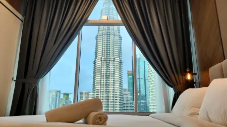Sky Suites KLCC Homestay by BIRDY STAY