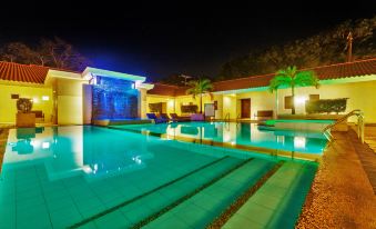 Court Meridian Hotel & Suites