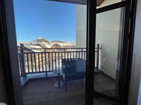 Club Med Changbaishan Отели рядом с достопримечательностью «Yuanxianghu Ice and Snow Paradise»