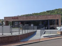 Daizaishanjian Homestay (Anaya Jinshanling) Hotel di Luanping