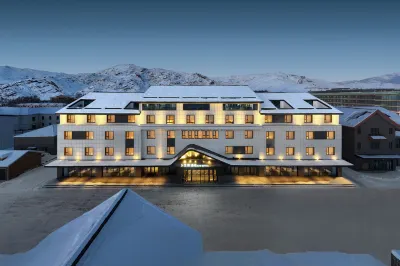 ACE Hotel Hotels near Phenix