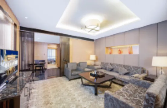 特高商務酒店（中山興中廣場悦來南路店）