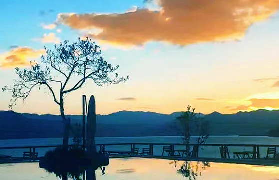 瀘沽湖逸水雲縵酒店