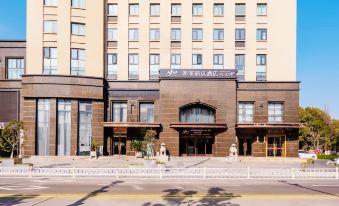 Homeinn Plus Hotel (Wenhainan Road Subway Station Hangzhou)