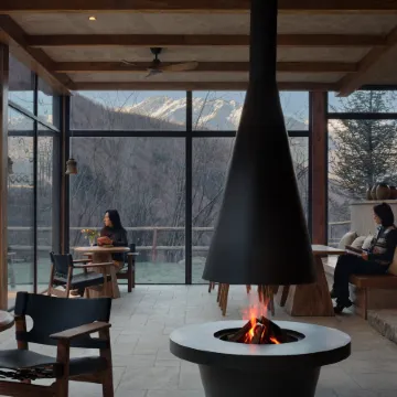 Siguniang Mountain Yangwangxingkong Snow Mountain Hotel[The best spot to view snow-capped mountains]