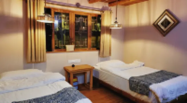 Yanyu Dongxiang Art Inn