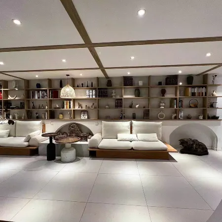 City Wild Hotel(Jinan Quancheng Plaza Baotu Spring Branch) Отели рядом с достопримечательностью «Источник Черного тигра»