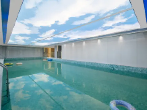 XANA Deluxe Hotel (Fangchenggang High-speed Railway Station Administrative Center) Hotels in Fangchenggang