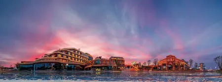 Tsingtao Time Resort Hotel Отели рядом с достопримечательностью «Tangdao Bay Coastal Park»