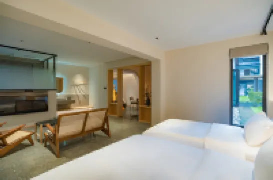 Light and wind ROOF Tangquan House (OMG Heartbeat Park Store) Hotels near Yaolin Wonderland Scenic Area