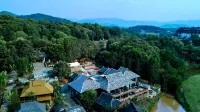 Yueting Hot Spring B&B
