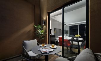 Modern Crown Hotel