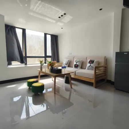 Jiangmen Xilin Apartment (Jiangmen East Station Jianghai Wanda Branch)