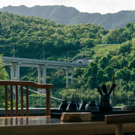 Tonglu Nanxi Bieyuan B&B (OMG Heartbeat Paradise Branch)