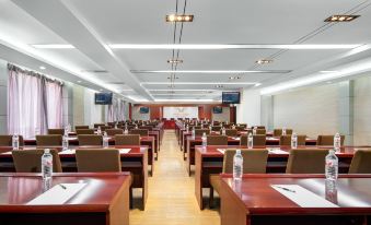 Vienna Hotel (Kunming Yunda West Road Xinguangfeng)