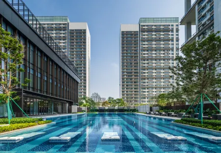 Hilton Shenzhen World Exhibition & Convention Center（Qianhai Snow World Store)