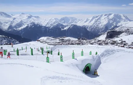 Hotel et Spa l'Eclose by Odalys Отели рядом с достопримечательностью «Альп-д’Юэз»