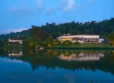 Cinnamon Citadel Kandy Hotel berhampiran Tasik Kandy