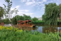 Qujing Qilin Garden South Gate Atour Hotel - Scenic