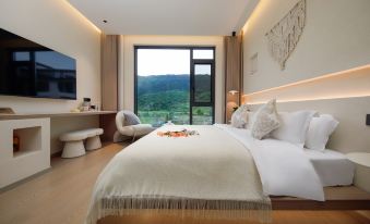 Floral Hotel·Dusk Yunxi Beauty hotel (Wuyuan Huangling Scenic Area Store)