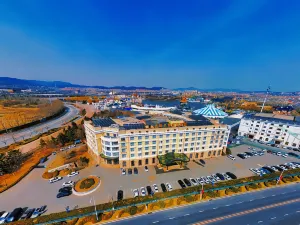 Discoveryland Hotel