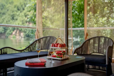 Luanchuan Guanlan Shanshui Homestay Отели рядом с достопримечательностью «Bamboo Sea Wild Animal Park»