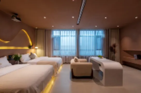 Shangri La Flowers · And You Designer Homestay