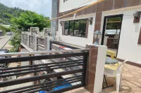 Jace's Travellers Inn Hotels in 