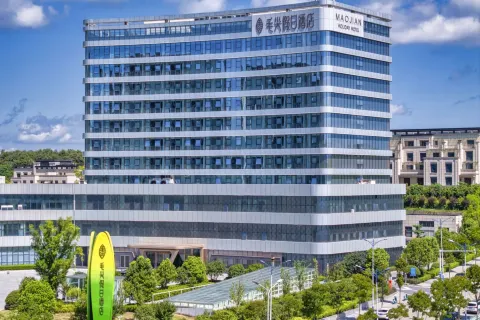 MAOJIAN HOLIDAY HOTEL