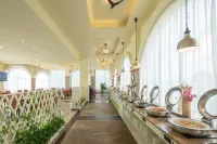 Tritonbay Saltwater Hotspring Resort - breakfast