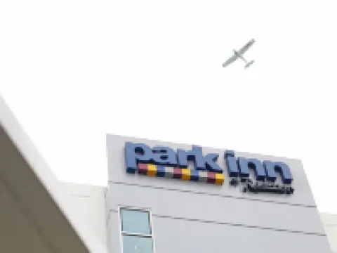 พาร์คอินน์ บาย เรดิสัน คลาร์ก โรงแรมในมาบาลากัต