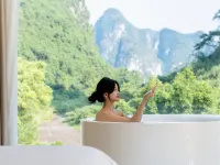 枕畔・山澗雲舍|桂林山水・泳池・花園美墅(陽朔十里畫廊遇龍河店) 十里畫廊附近的飯店