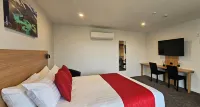 Alps Motel Apartments Hotels in Ben Ohau