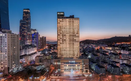 Madison Hotel Qingdao City Center (May Fourth Square)