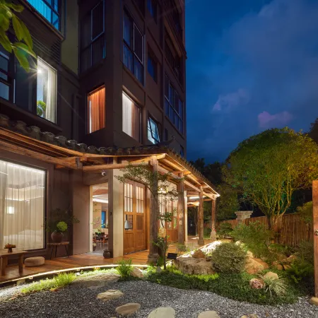 Zixing Zhizhu · Cangre Homestay (Dongjianghu Scenic Area Store)