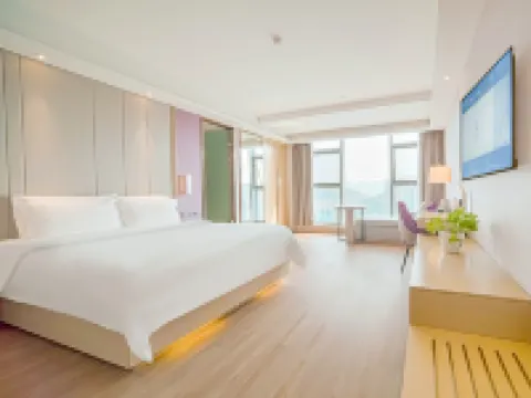 Lavande Hotel (Yibin University Town Convention and Exhibition Center)
