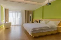 Gaobai Scenic Apartment Hotel (Yintan Resort Area)