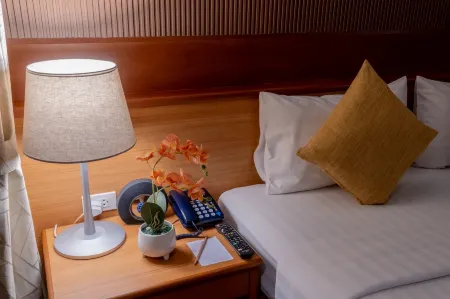 Baan Duangkaew Resort Отели рядом с достопримечательностью «Hua Hin Clock Tower»