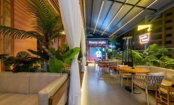 Fairyland Hotel (Dali Yunlong Nuodeng Village)