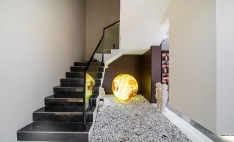 Elegant Stay Hotel (Jingde Town Luojia Airport)