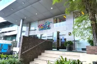 Festive Hotel Makati Hotel in zona The Mondrian