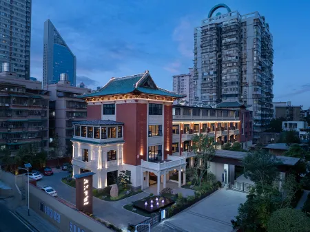 Changsha Xiangjiang Hotel 1968 Отели рядом с достопримечательностью «Dongfanghong Square»