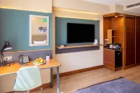 Holiday Inn Istanbul - Sisli Hotel in zona Abidin Gun Ilkogretim Okulu