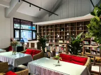 24° North Latitude Theme Hotel - breakfast