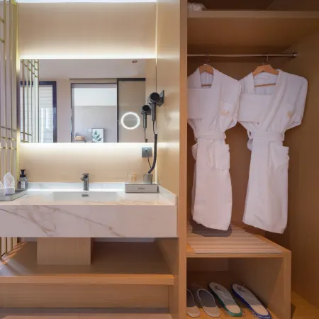 Chongzuo in the wild night set, see wild luxury Villa