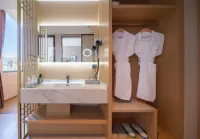 Chongzuo in the wild night set, see wild luxury Villa