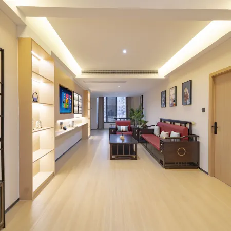 Qingmucun Grand Hotel (Qingmucun Ancient Town Tourist Reception Center)